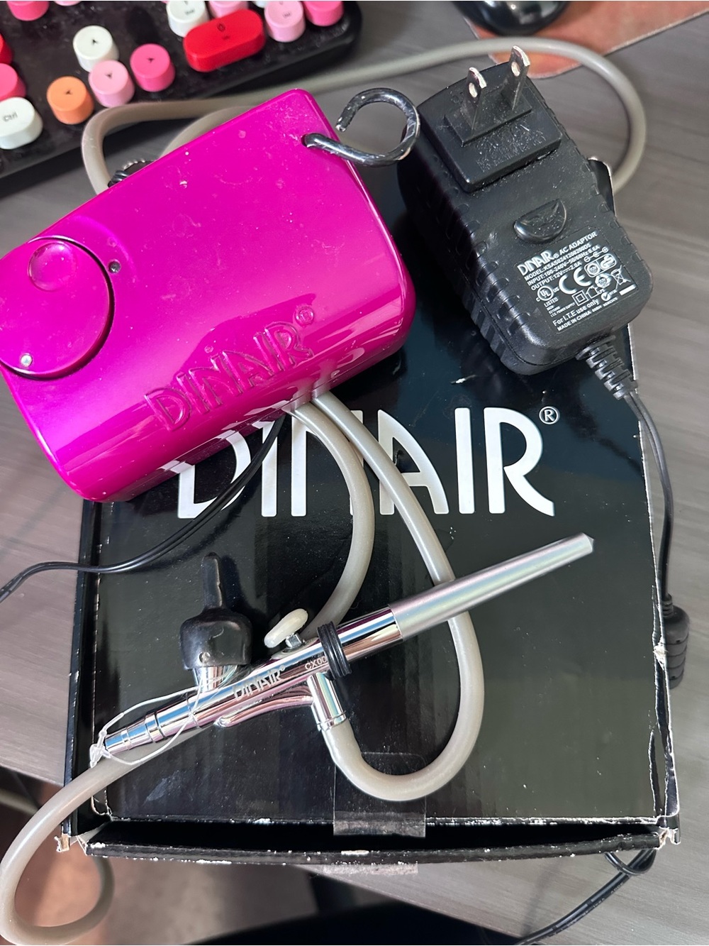 Dinair Fuschia Airbrush Makeup System with Compressor